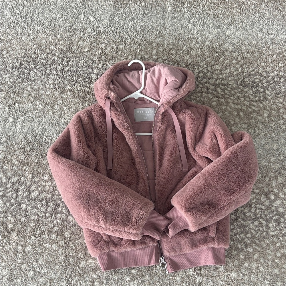 Like new Athleta Size XXS Dusty Pink FAUX FUR Hooded Jacket